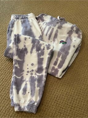 Collab by “ Max. Roux” save the rhino! 💕unisex size medium /womens